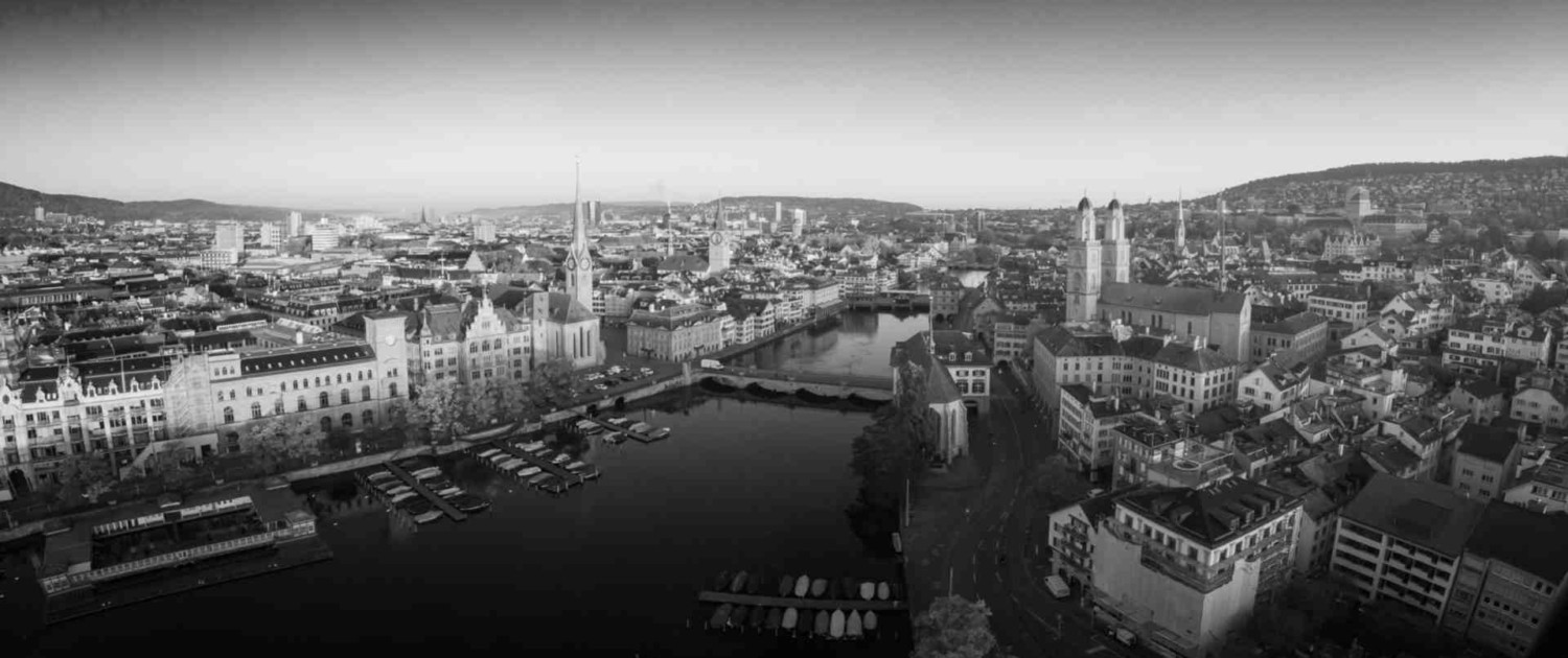 Limmat Brücken und Stadt Zürich aus der Vogelperspektive